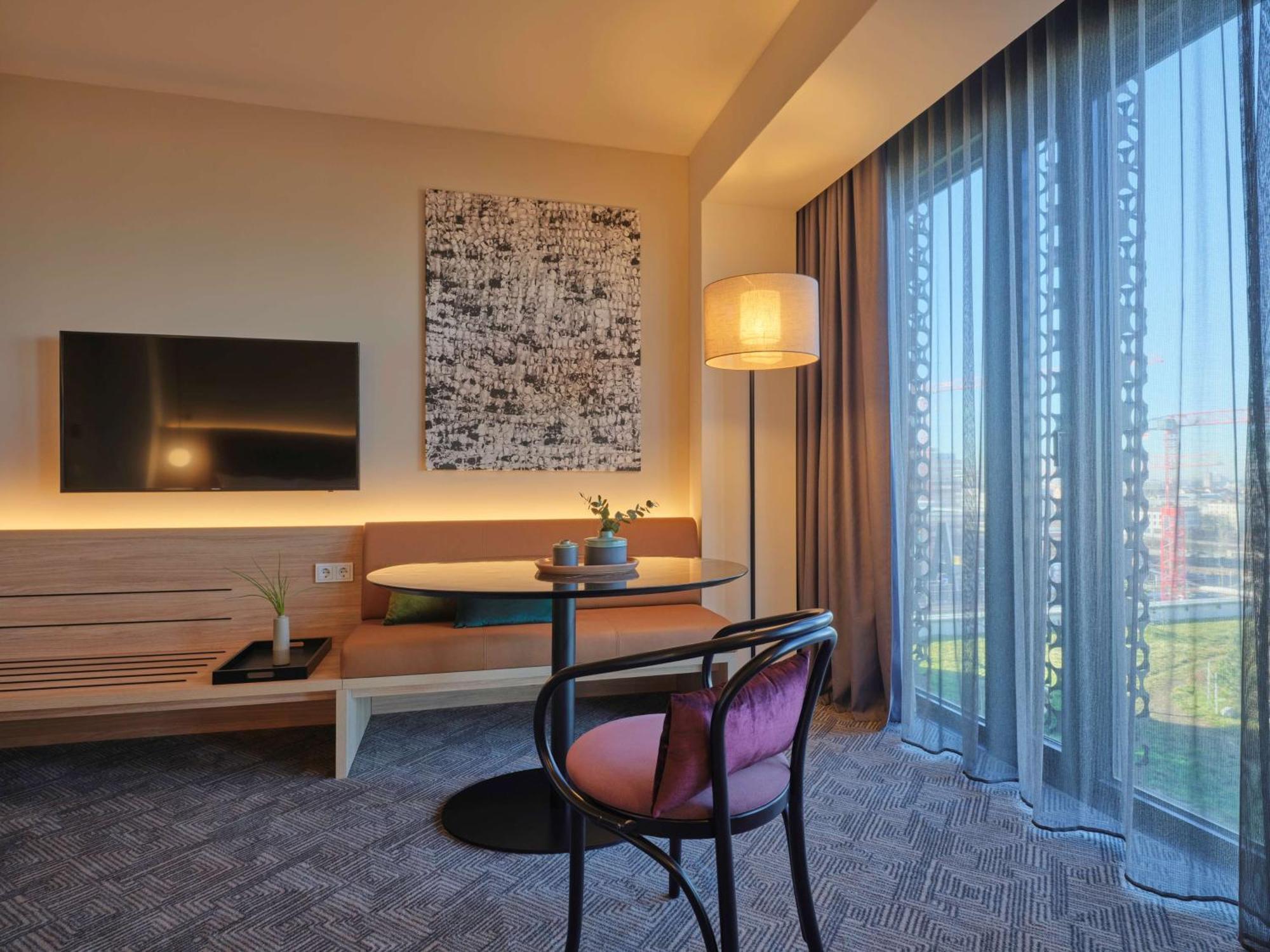 Adina 4* München